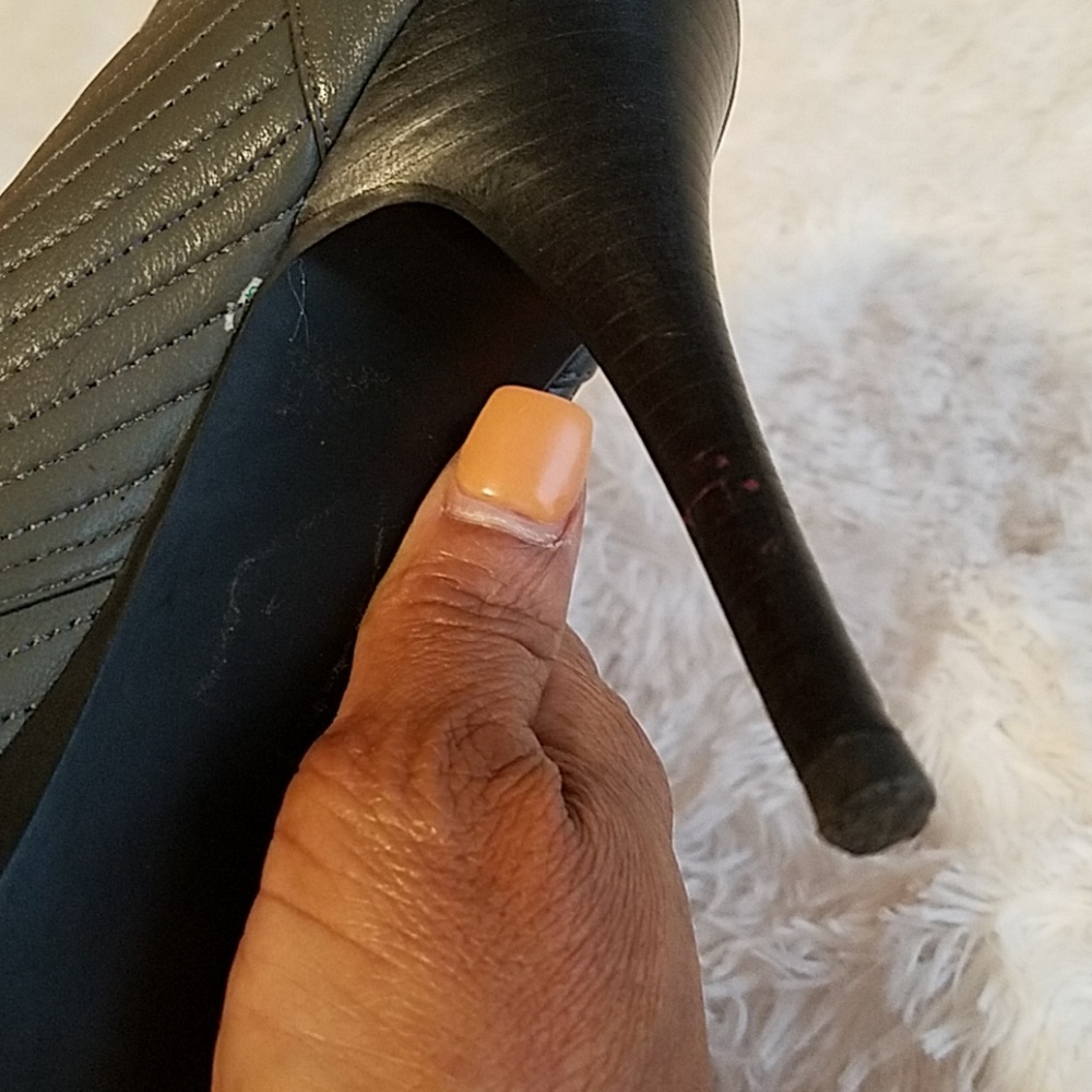 Shoes - Picture 4 of 7